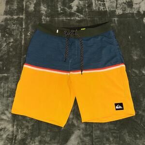 Quiksilver Highline Boardshorts Men’s 31 Yellow Blue 4-Way Stretch Swimwear